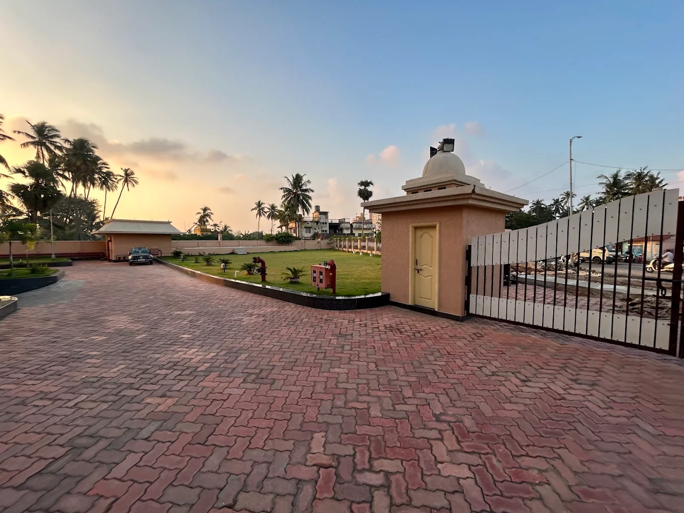 Shri Purusottam Bhakta Niwas